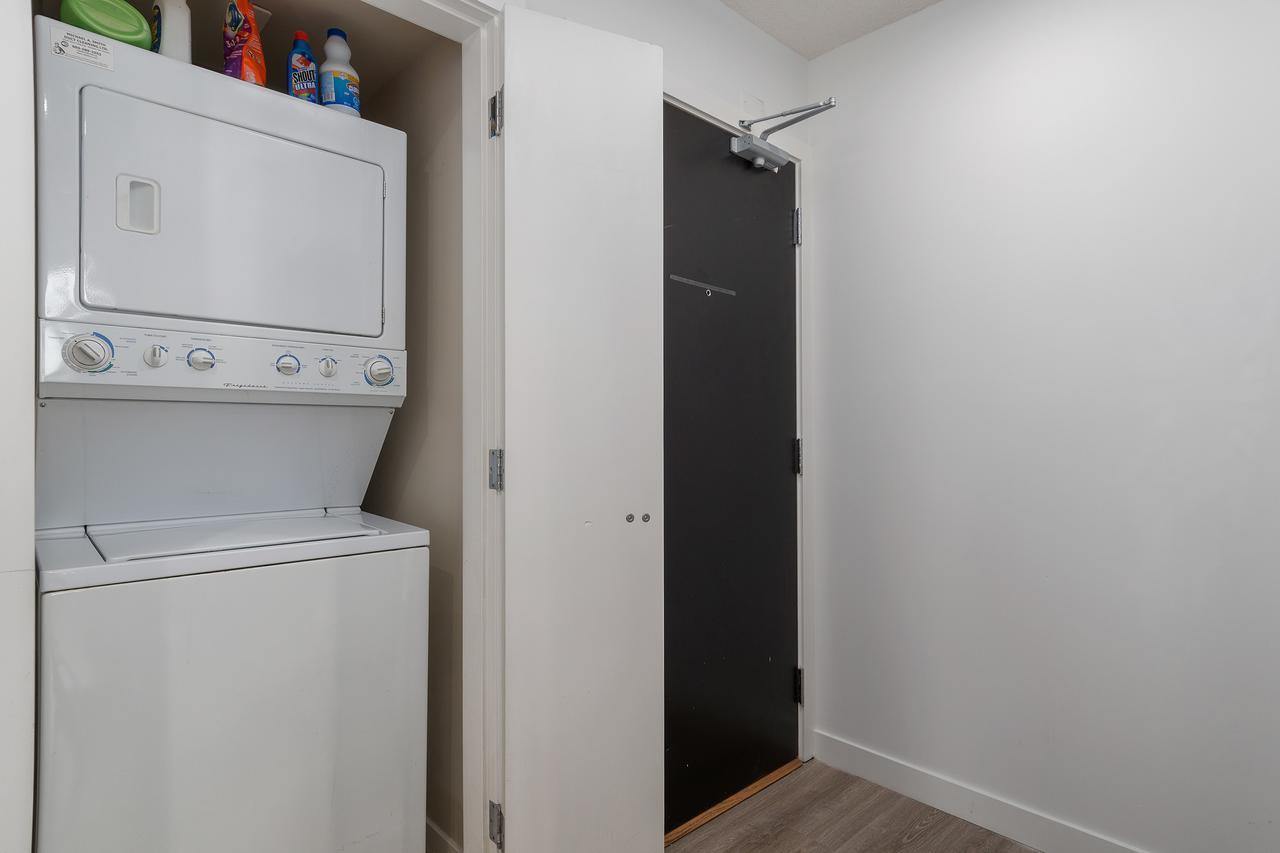 The Altitude Apartment Vancouver Bagian luar foto